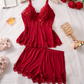 ⏳ NUR BEGRENZT: 50% RABATT!+Portofrei ab 2 Stück!! 🚀💖Nachtwäsche-Set aus Camisole und Shorts mit V-Ausschnitt und Spitzenbesatz✨Sanft und sexy – auch zu Hause sollst du stilvoll glänzen!